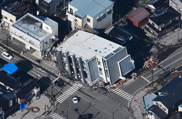 能登半島地震により倒壊した住宅